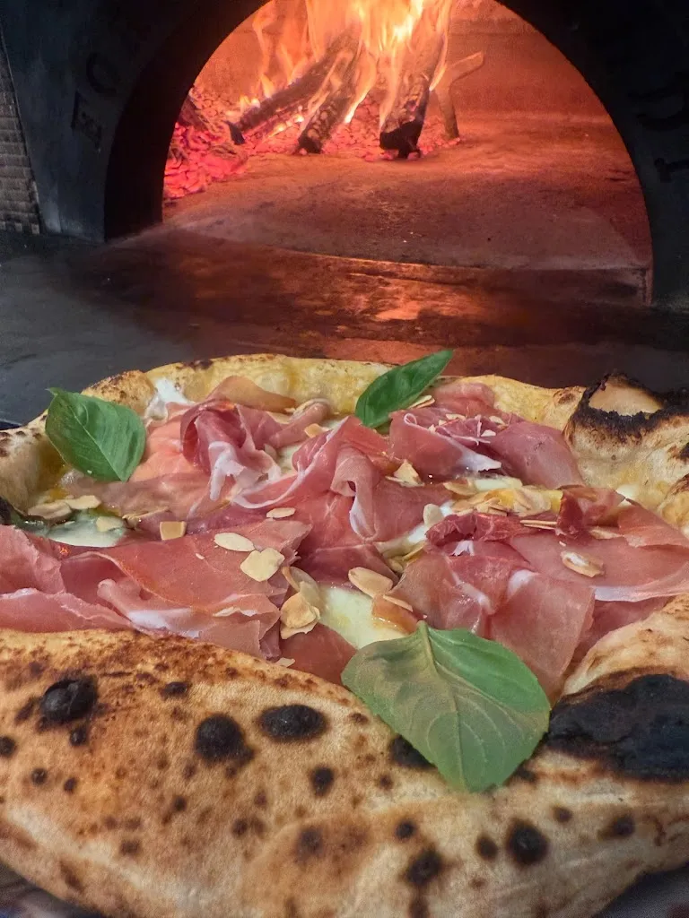 Ristorante Pizzeria La Piazzetta Nuova gestione_Bordighera_slider_image_3