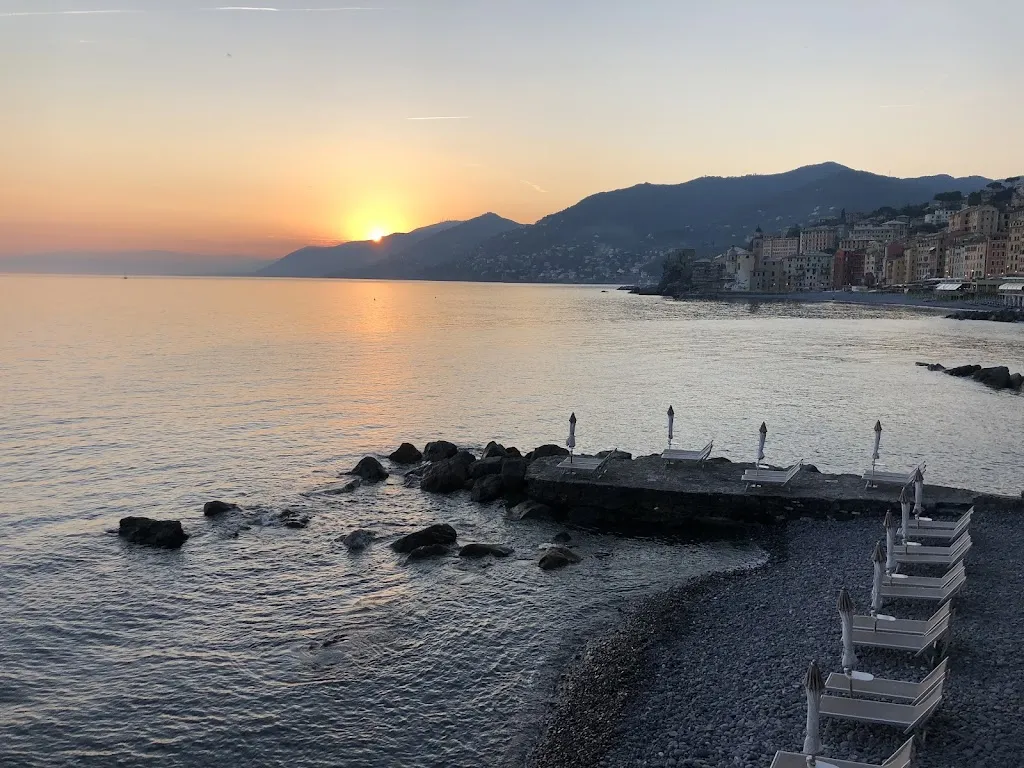 Jan Láznička_La Playa_Camogli_review