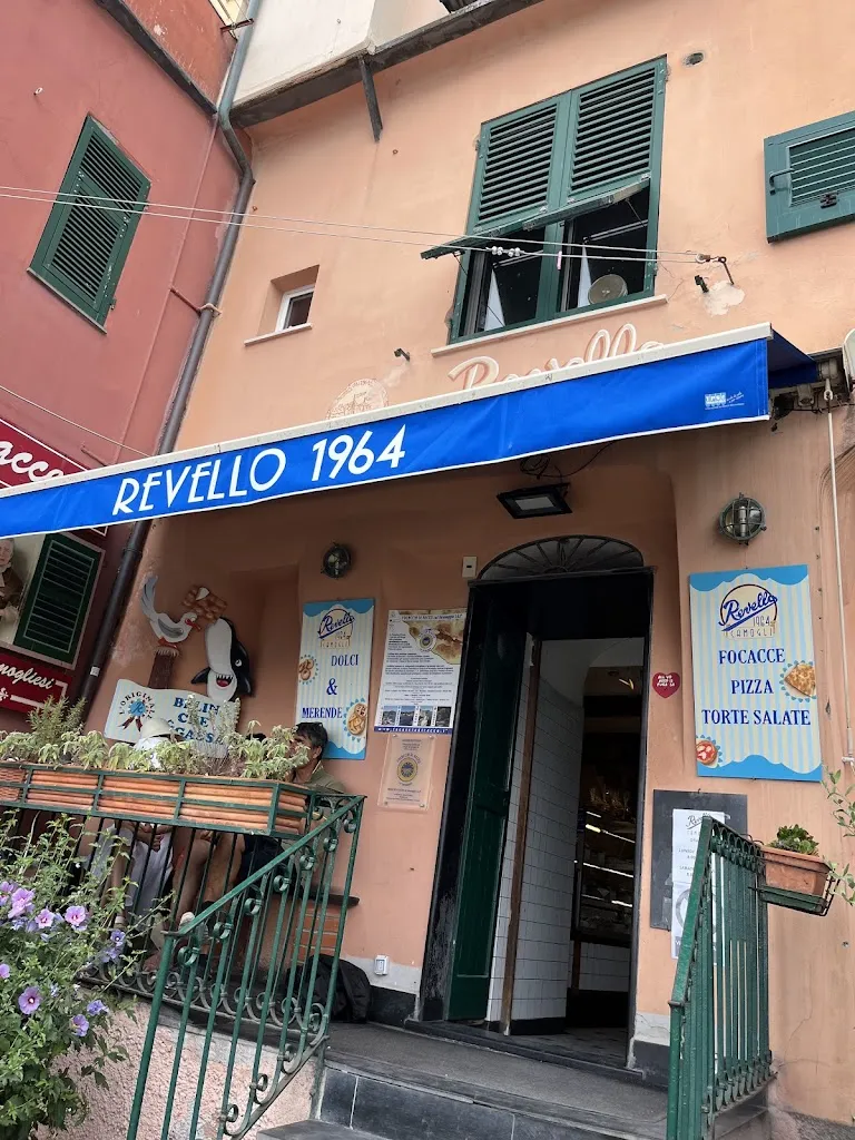 Corinne Walter_Focacceria Revello_Camogli_review