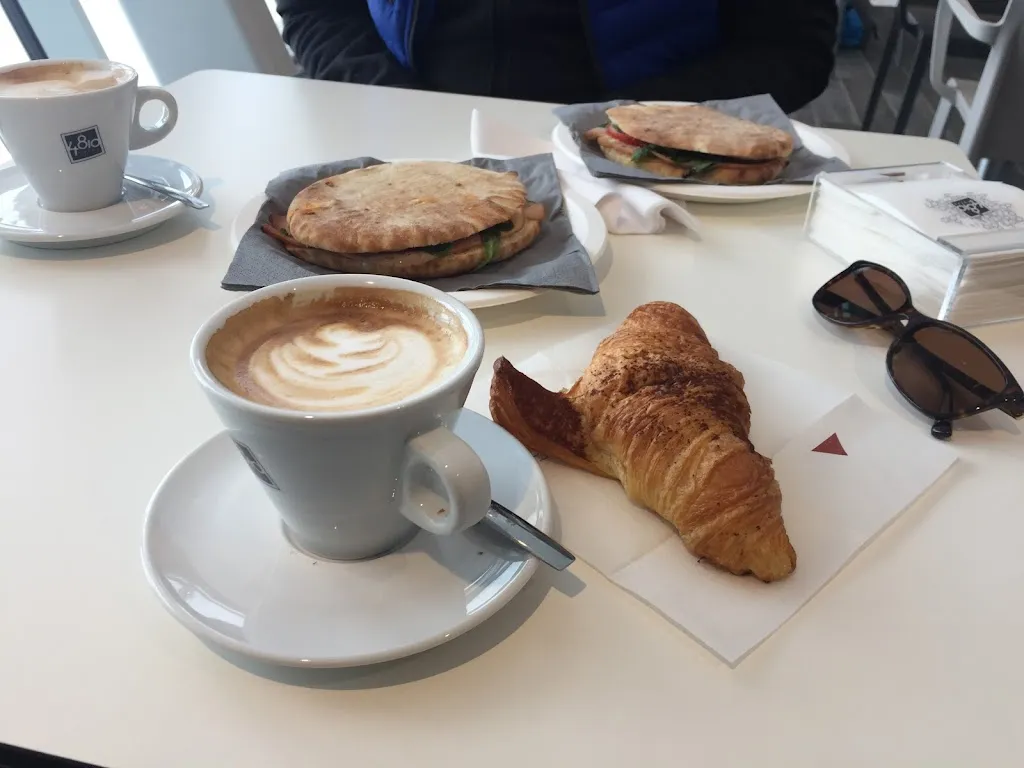 Silvia P_Kartell Bistrot Panoramic_Courmayeur_review