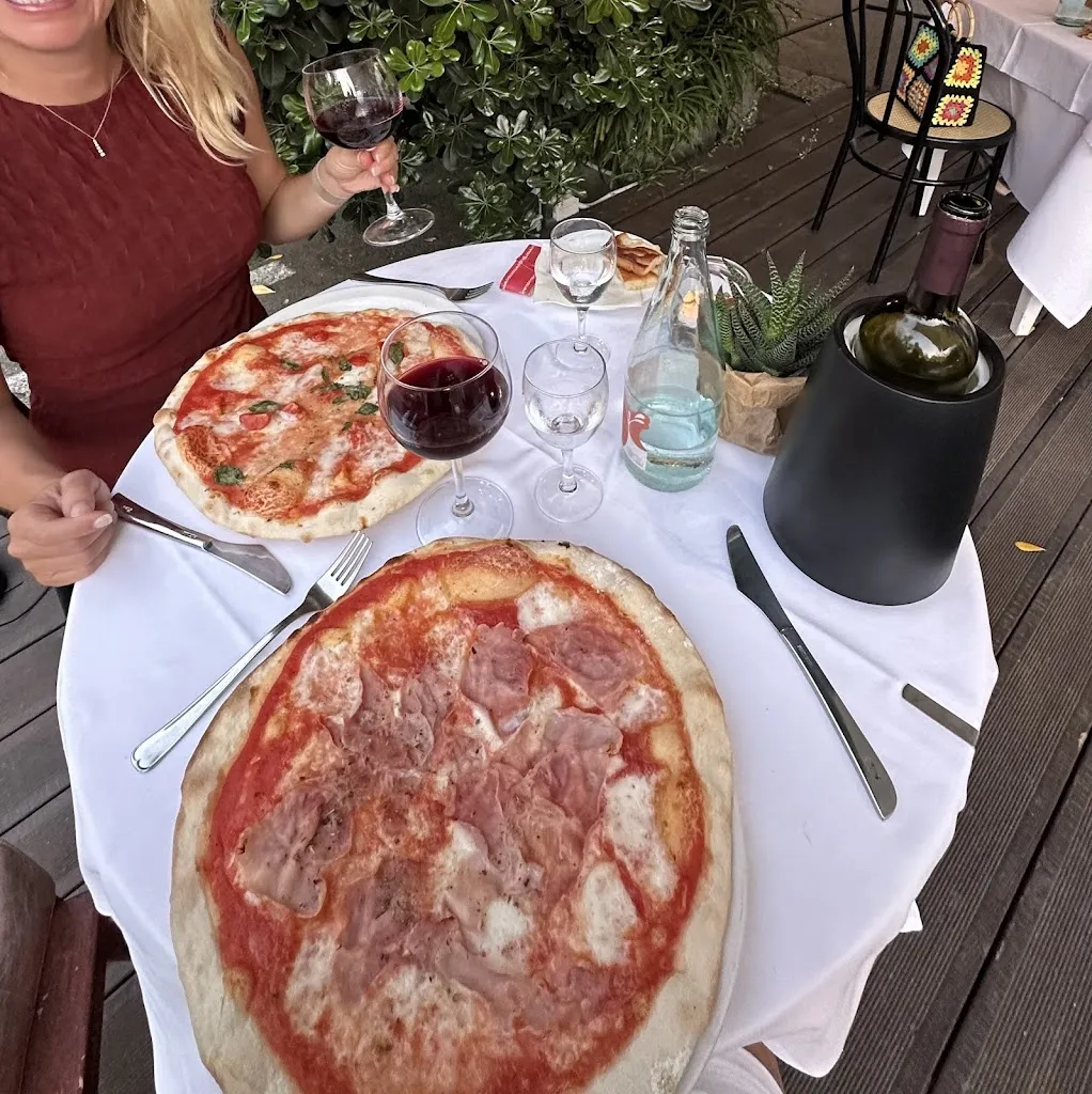 Sarah Costin_IN TEATRO PIZZERIA CAMOGLI_Camogli_recensione