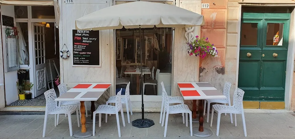 Pizzeria drink e food La Moreia restaurant in Camogli