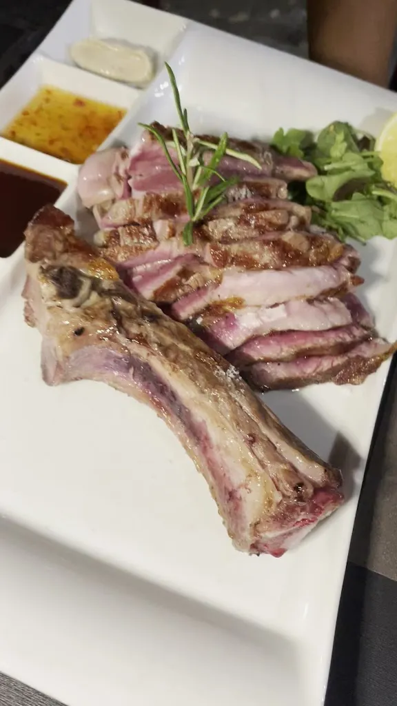 Nino's Braxerie_Campochiesa_slider_image_2