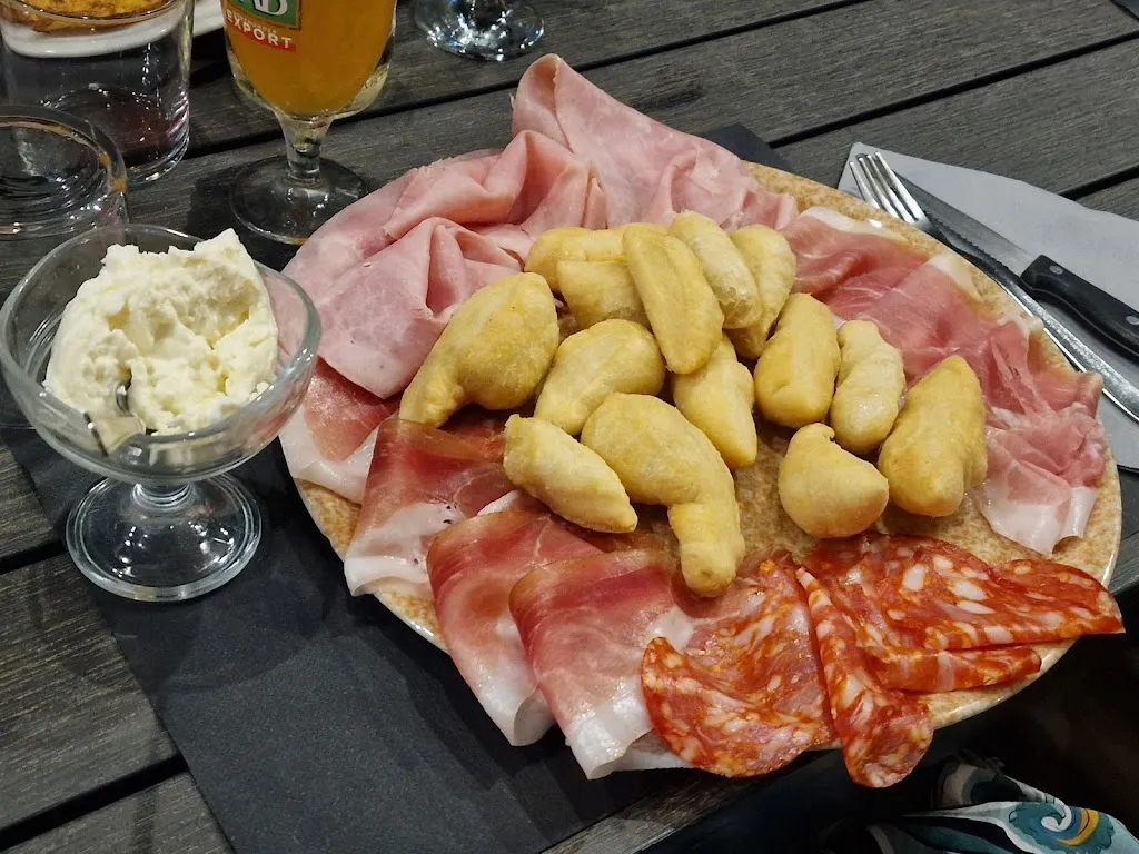 Ristorante Pizzeria Baccano_Campochiesa_slider_image_2