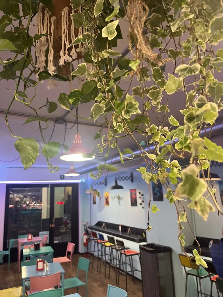 Mirador Poke, sushi e Cocktail Bar Albenga restaurant in Campochiesa