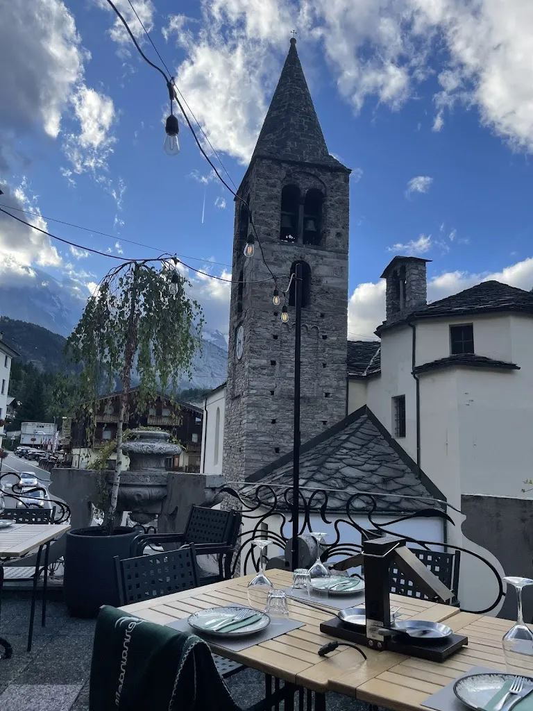 Fernandell Brasserie Raclette_Courmayeur_slider_image_3