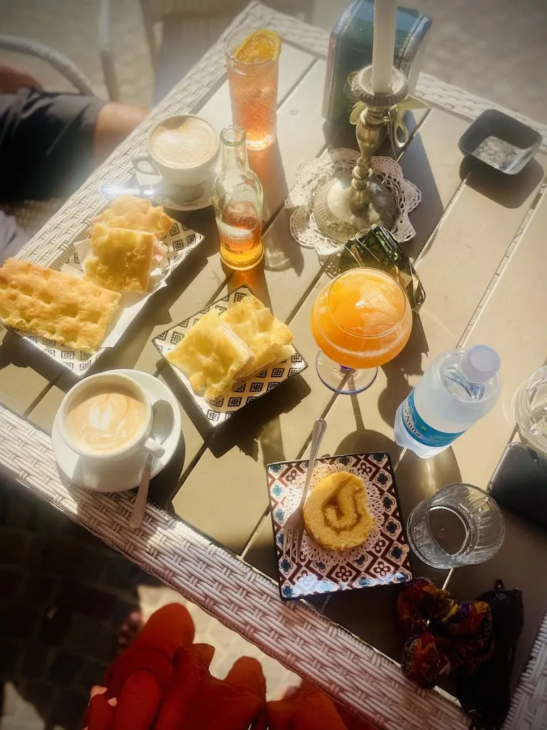 Dinea Oana_Peter's coffee house_Campochiesa_review