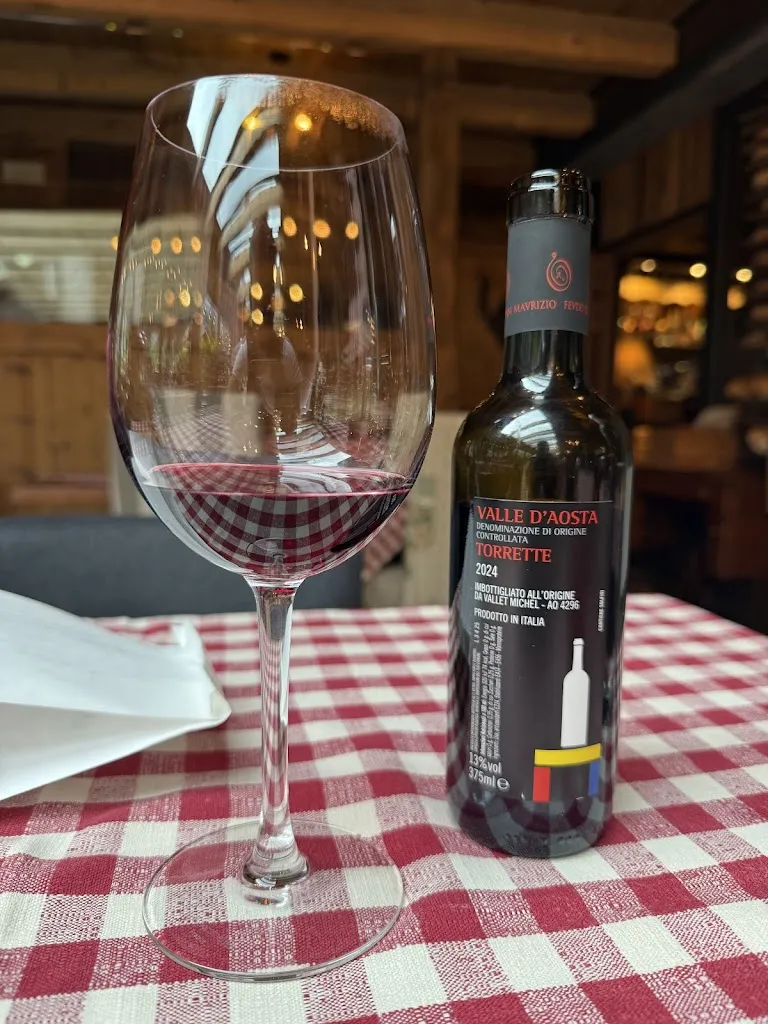 EJ Sokias_La Clochette_Courmayeur_review