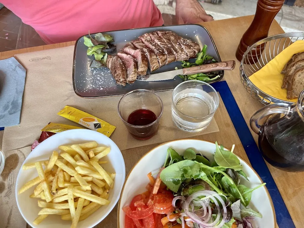 Halide Ebcinoglu_L'osteria dei Galli_Carrodano_review