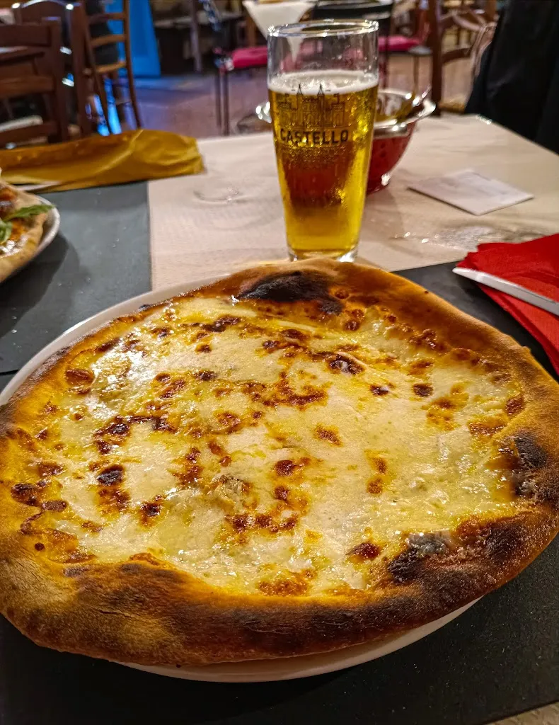 INTAPUNTA Pizzeria Birroteca_Casarza Ligure_slider_image_3