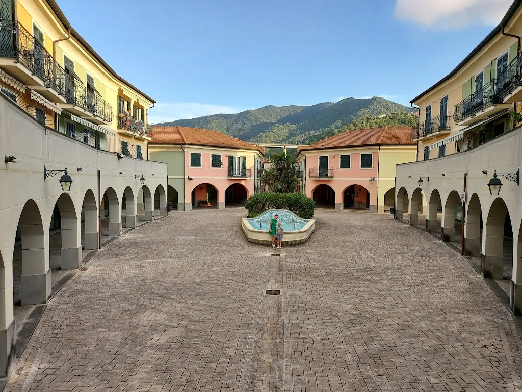 Gabriel Mocean_I Gabbiani Pizza Restaurant_Casarza Ligure_review