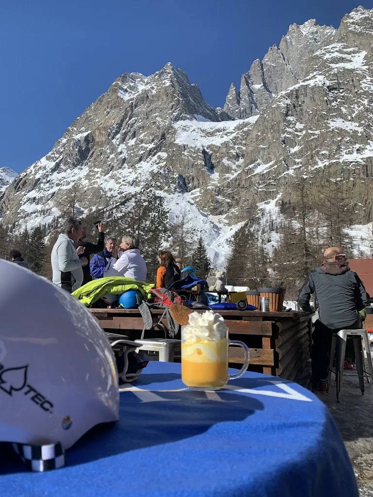 Cliff_Capitan des Alpes_Courmayeur_review