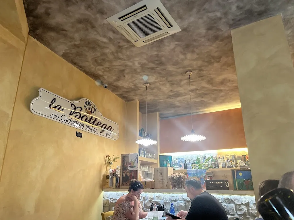 Caciosteria Umbra e… restaurant in Casarza Ligure