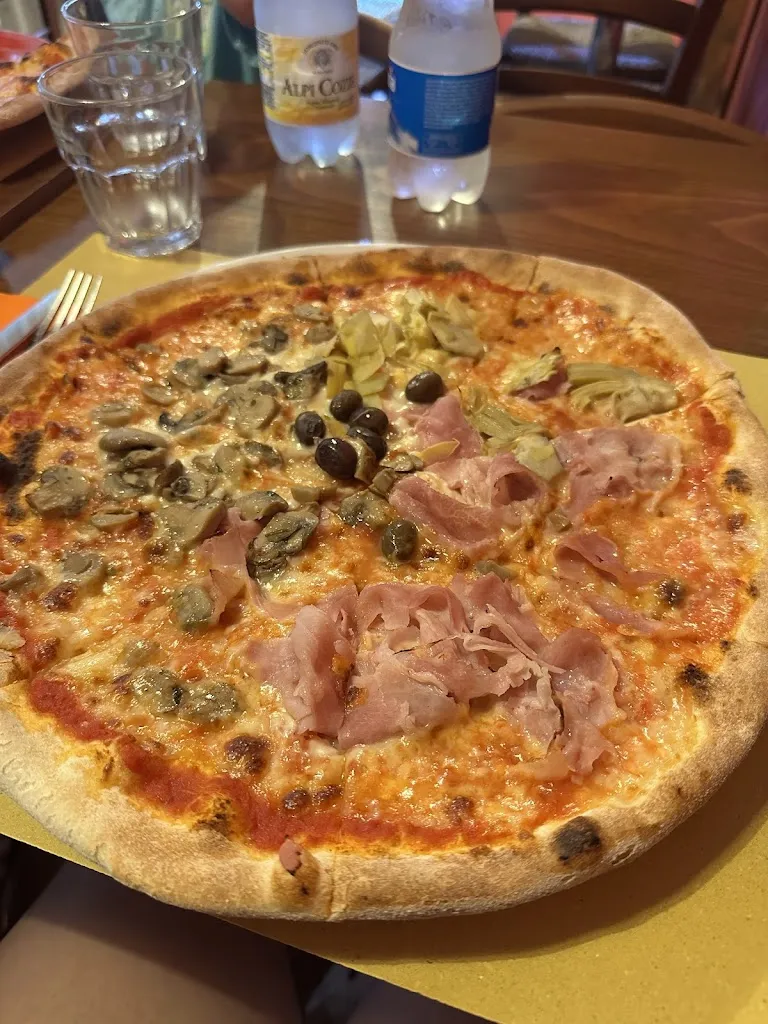 Pizzeria La Perla_Casarza Ligure_slider_image_2