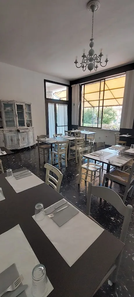 Osteria numero 1000 restaurant in Casanova Lerrone