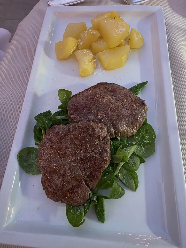 Narine Karinyan_Hotel Ristorante Hermitage_Casanova Lerrone_review