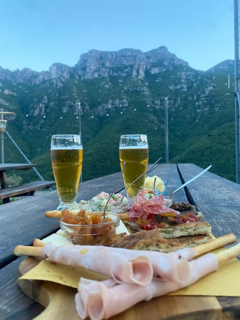 Crag inSide_Castelbianco_slider_image_2