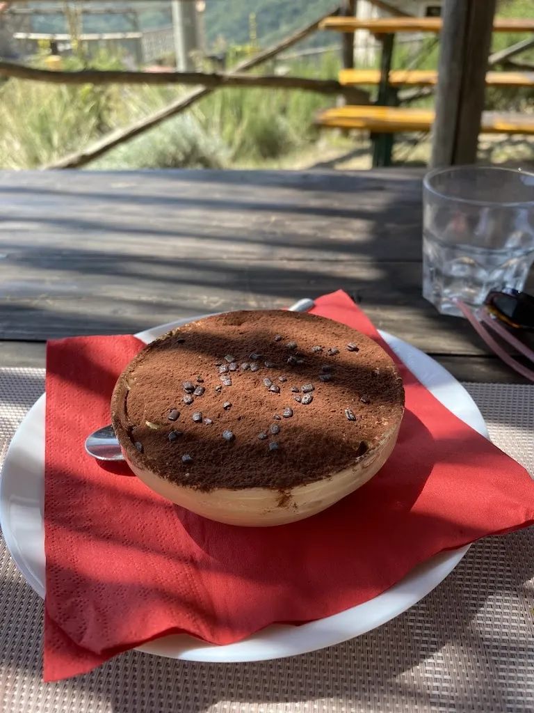 Jessie Yang_Centro Sociale Pro Loco_Castelvecchio di Rocca Barbena_recensione