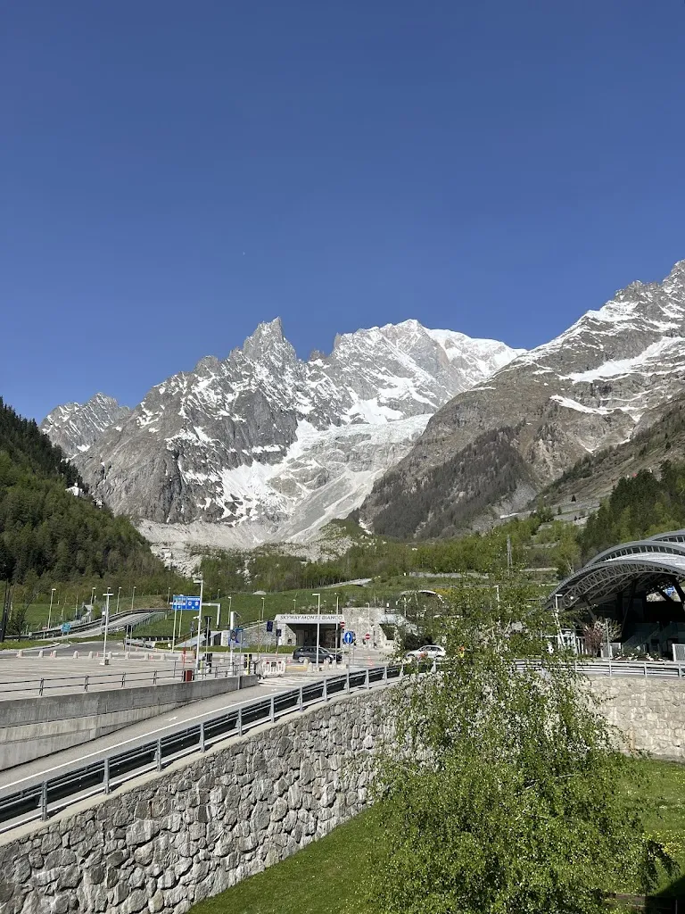Maksym Kyrylenko_Shatush Mont Blanc_Courmayeur_review