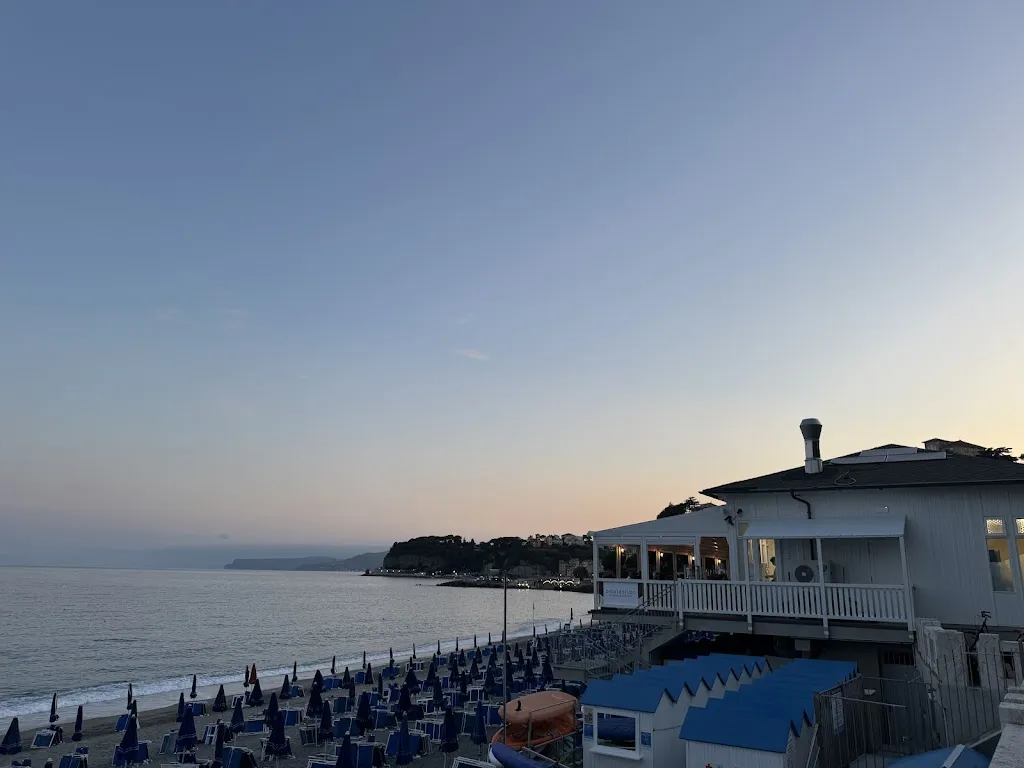 Alessandra Galli_Chalet Lido_Celle Ligure_review