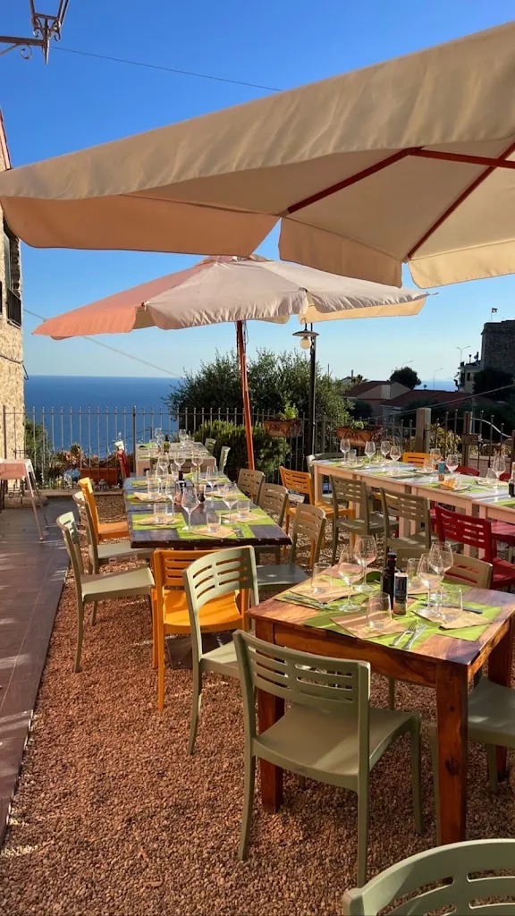 L'olivapazza restaurant in Cipressa