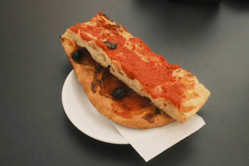 Josh Cowan_Bar Ristorante La Piazzetta_Civezza_avis