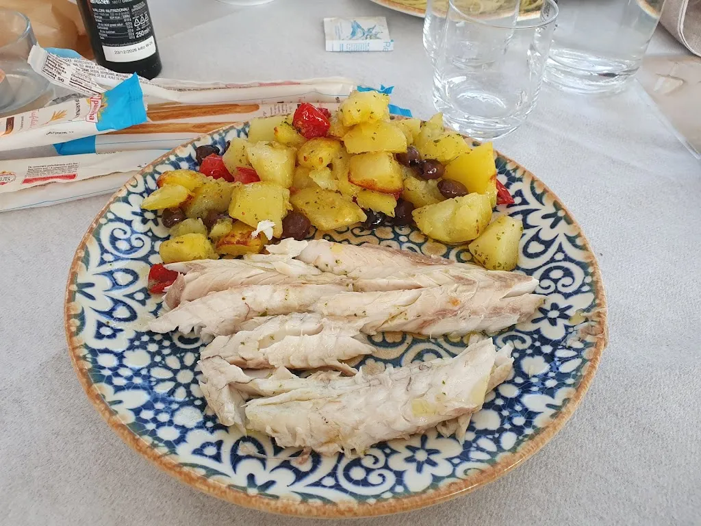 Lagertha L._Bar Ristorante La Piazzetta_Civezza_avis