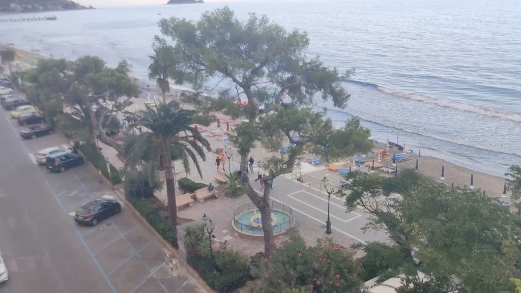 Grand Hotel Mediterranee restaurant in Coreglia Ligure