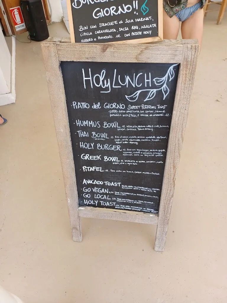 Anonym_Holy Beach_Cogoleto_review