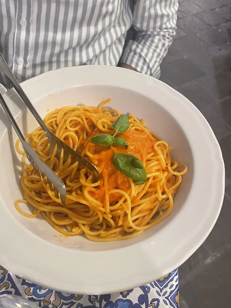 Ecem Acar_Spaghetteria Macaroni_Diano Marina_review