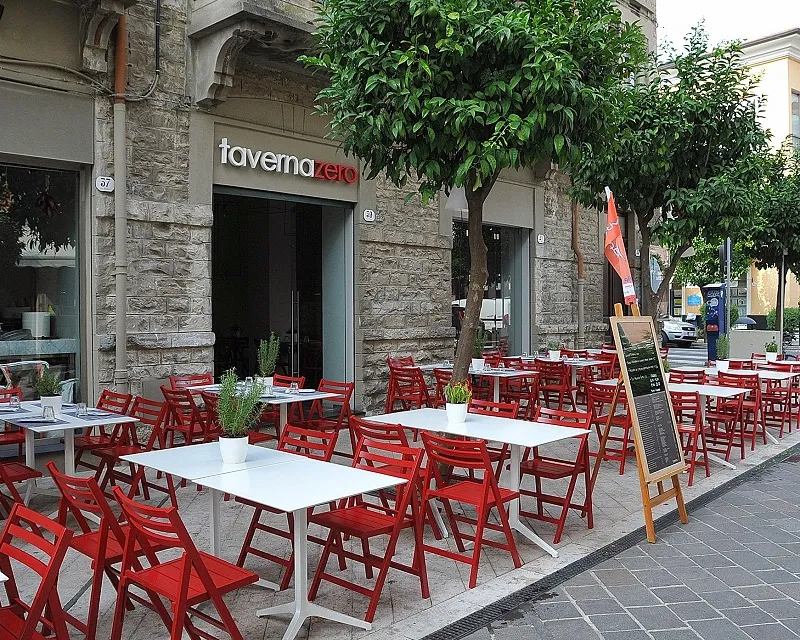 Tavernazero restaurant in Diano Marina