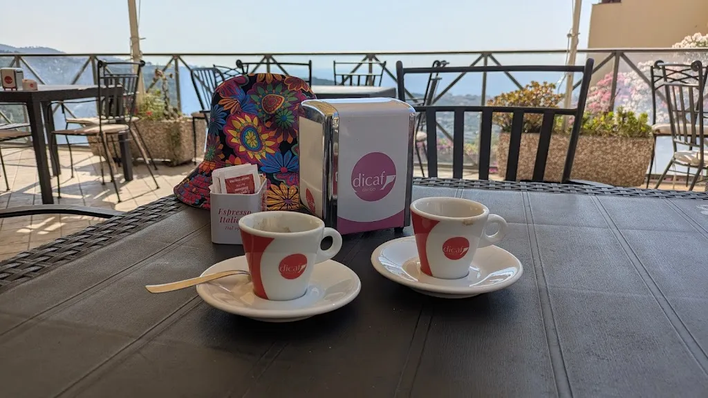 Ian Harper_Caffe Del Borgo_Diano Castello_review