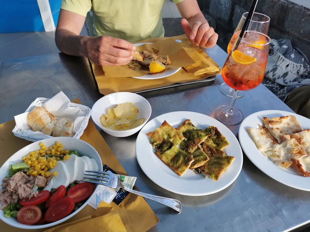 Anna Wasilewski_BAR LA CUEVA_Framura_review