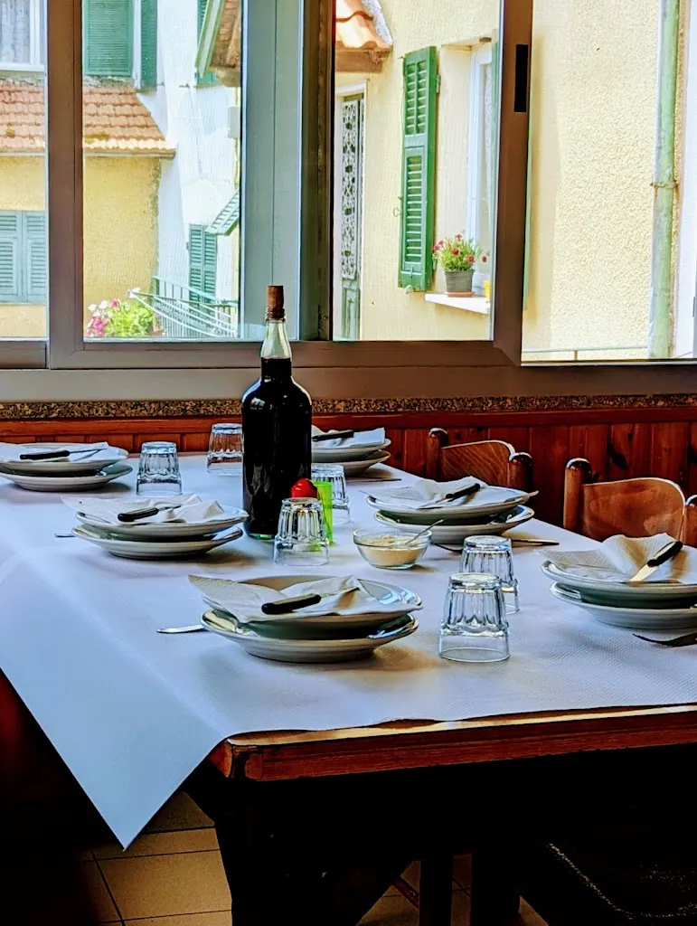 Osteria Cresci Valentina restaurant in Gorreto