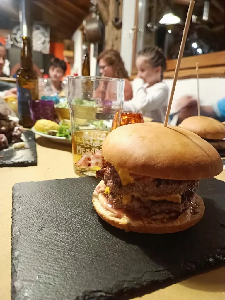 Stefano Perrone_Lo Scoiattolo_Giusvalla_review