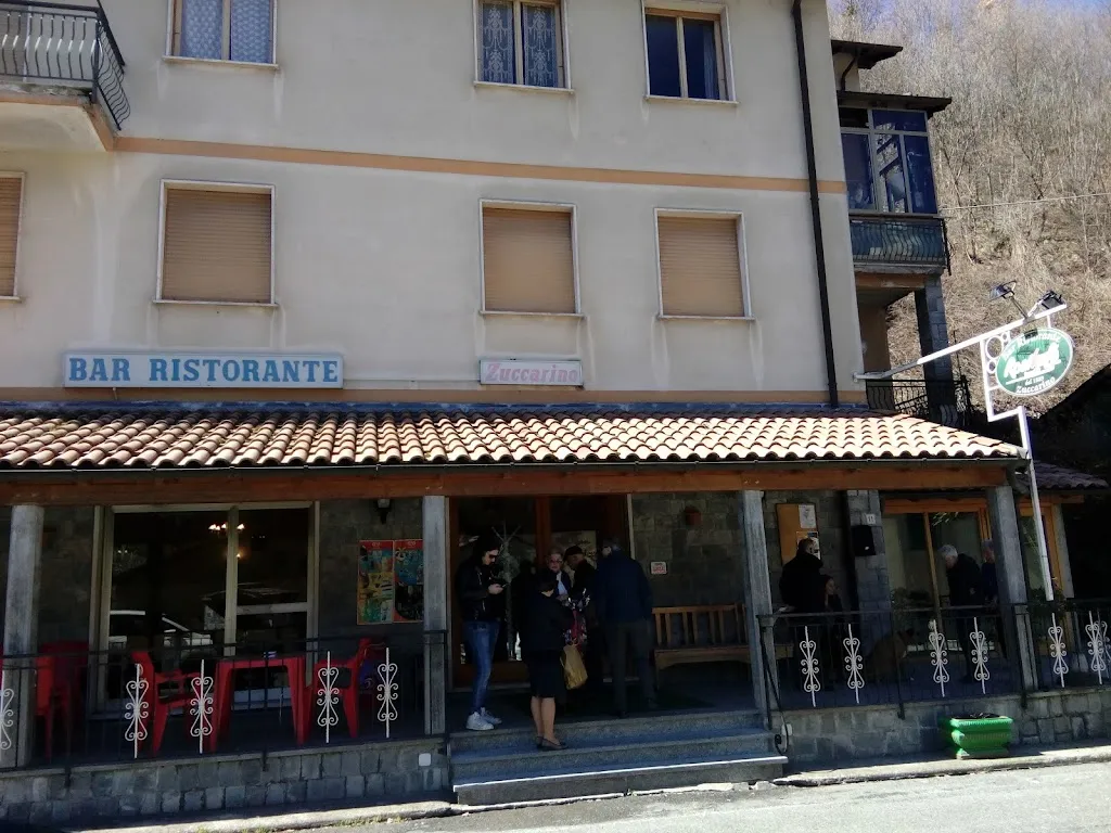 Ristorante Zuccarino Sonia restaurant in Isola del Cantone