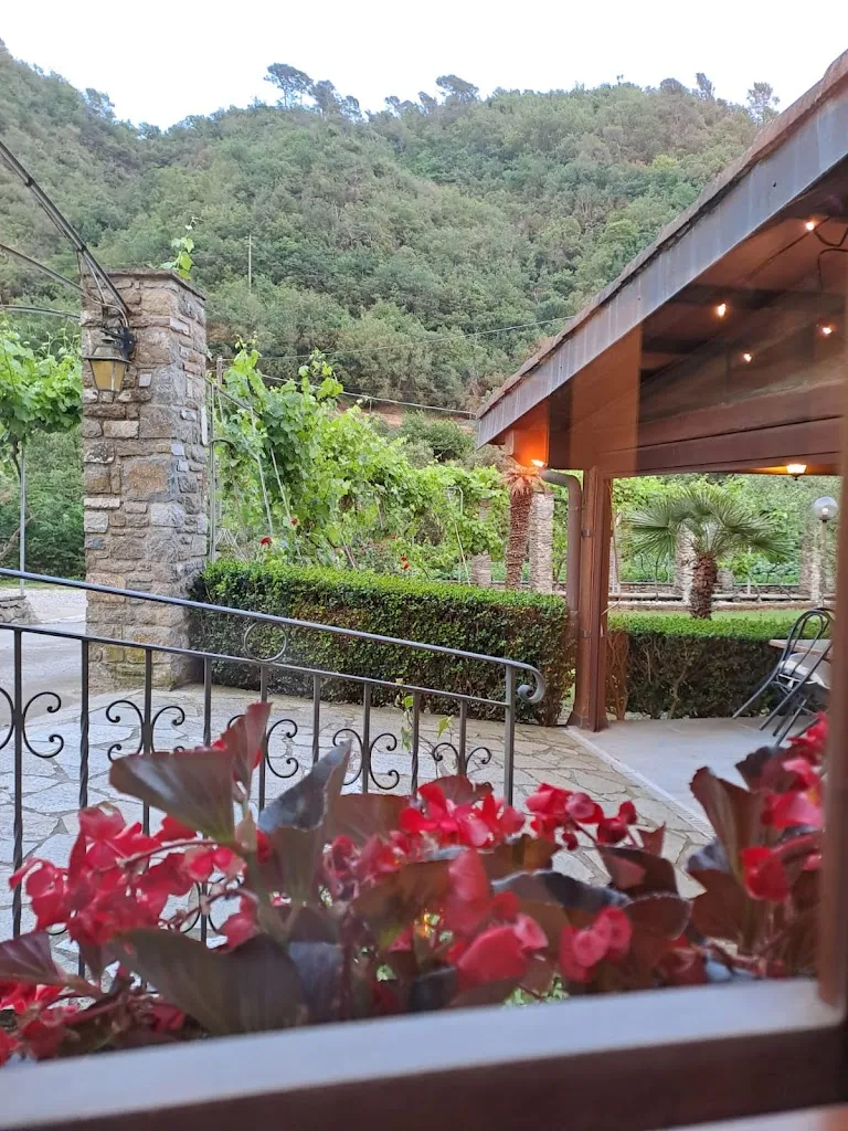 Nicola Hatzigeorgiu_Agriturismo La Molinella_Isolabona_recensione