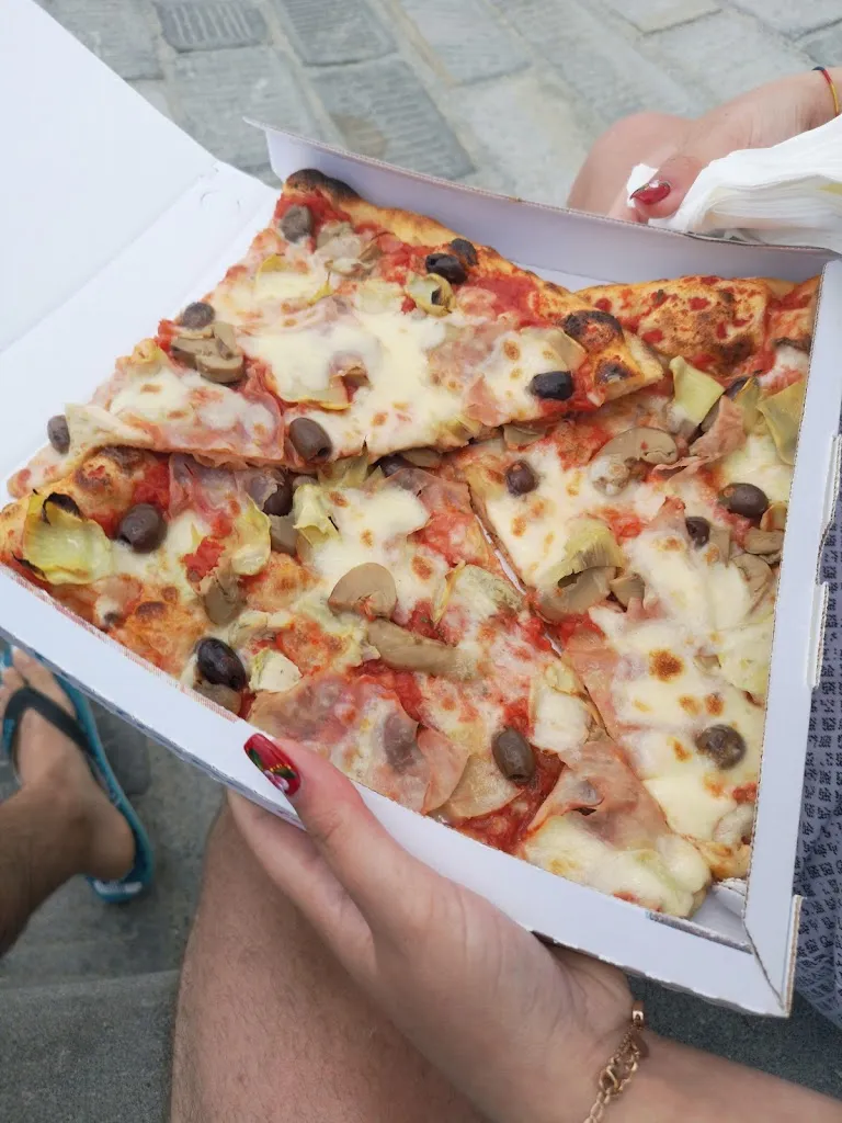 Mihai Anitucai _Focacceria Del Bastione_Laigueglia_recensione