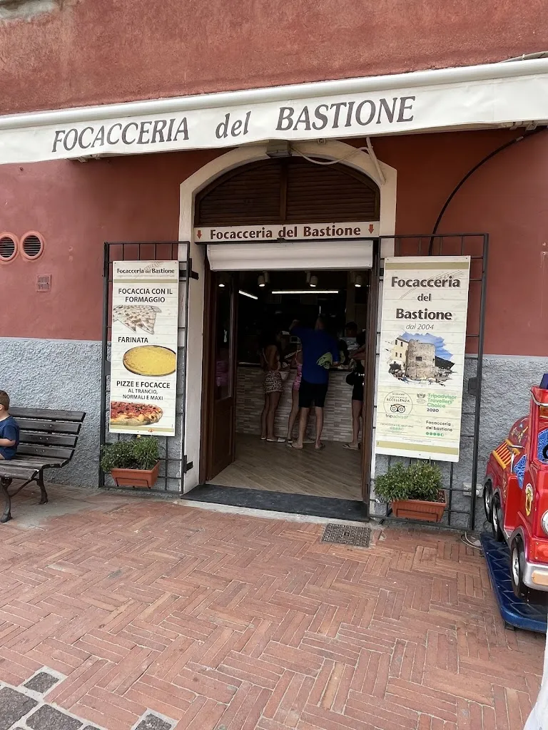 Focacceria Del Bastione restaurant in Laigueglia