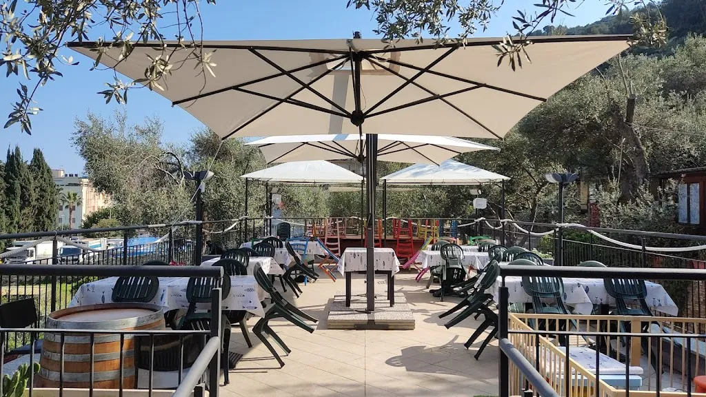 Non Solo Bar restaurant in Laigueglia