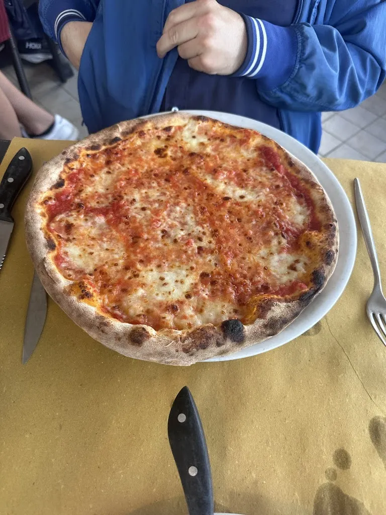 Pizzeria Mentelocale_Laigueglia_slider_image_3