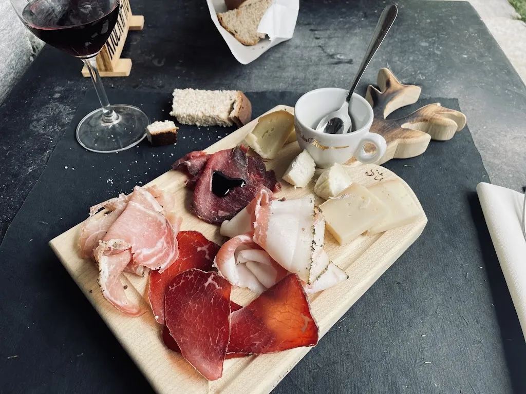 Bar Trattoria Hirsch Stube_Gressoney-La-Trinitè_slider_image_2