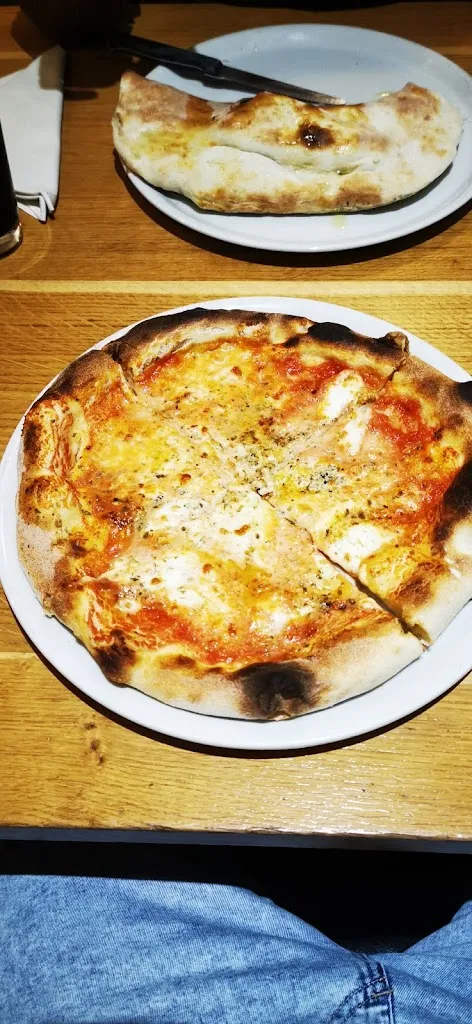 Tom Raudzius_Ugo Pizza_Lavagna_review
