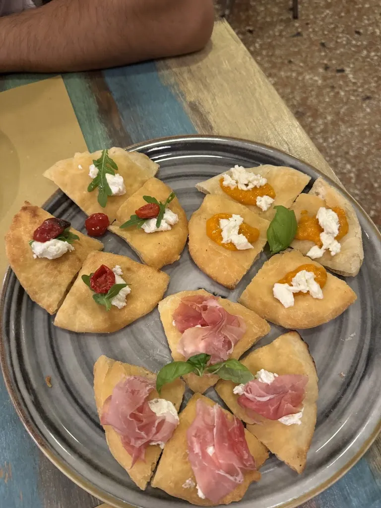 Shubhangi Srivastava_La Tana Pizzeria di Stagione_Lavagna_recensione