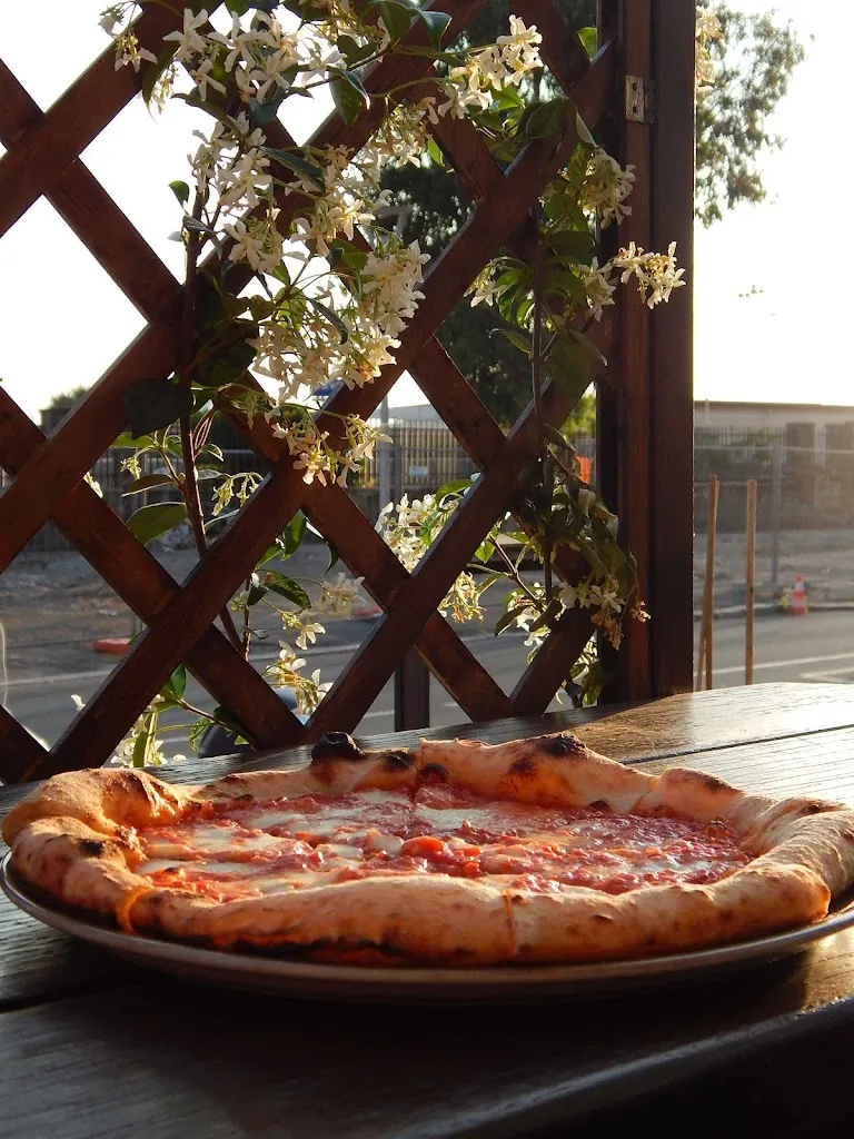 La Tana Pizzeria di Stagione_Lavagna_slider_image_3