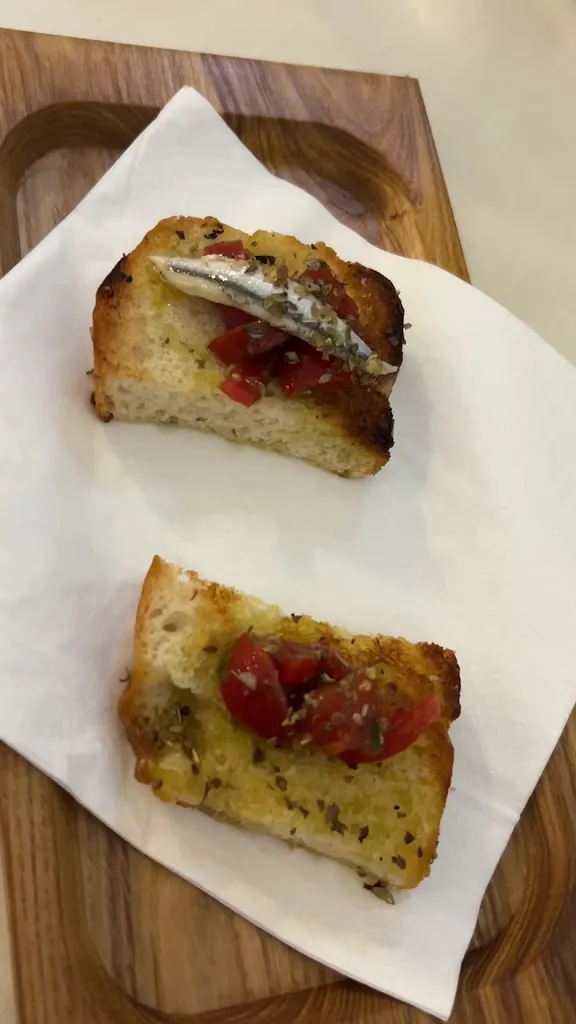 Zabelle Minasian_La Buga_Lavagna_review