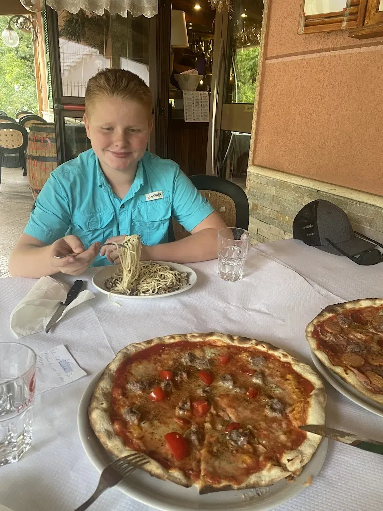 Rainer Mundy_Ristorante Pizzeria Rita_Maissana_review