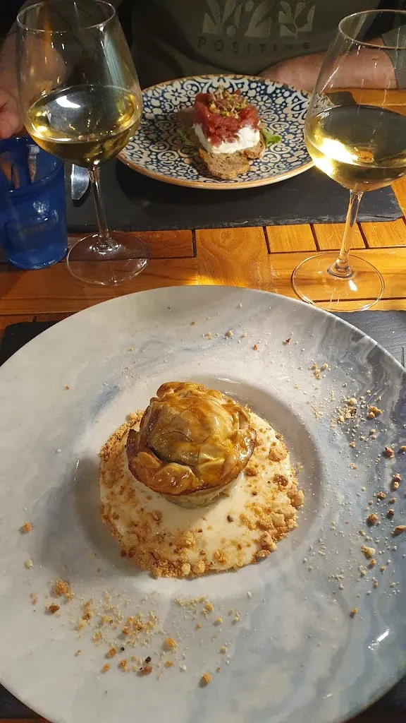 Nicolas_Vicolo Intherno La Spezia_La Spezia_review