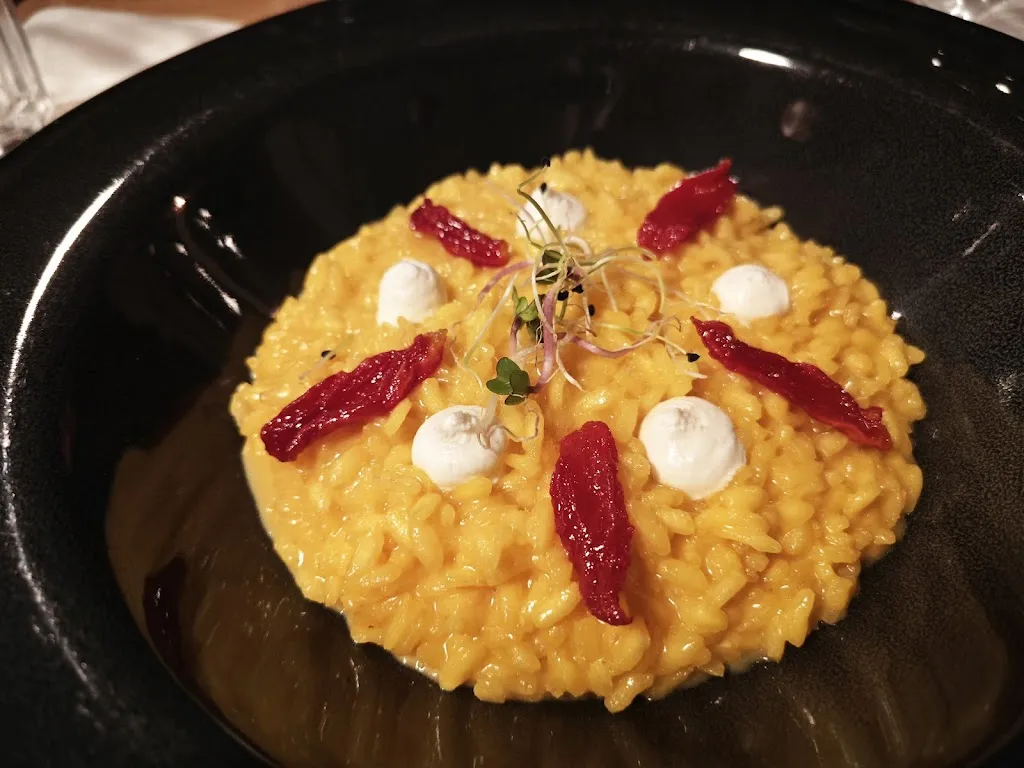 Morgenrot_Gressoney-La-Trinitè_slider_image_3