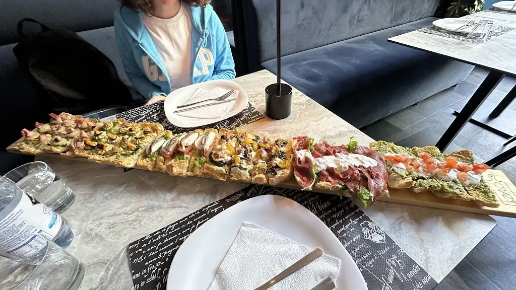 Özkan Öngüç_Crazy Bruschetta_La Spezia_review